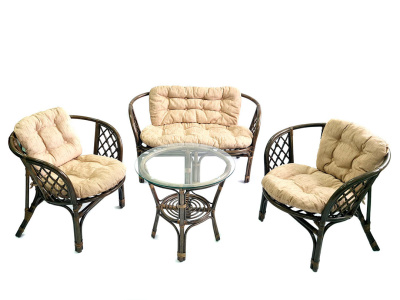 Комплект Багама с диваном и бежевыми подушками. Фото